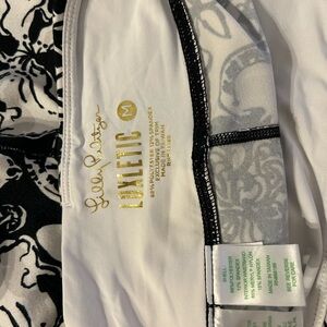 Lilly Pulitzer floral athletic leggings.